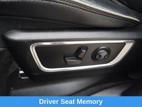 Used 2023 RAM 1500 Laramie AWD/4WD image 18