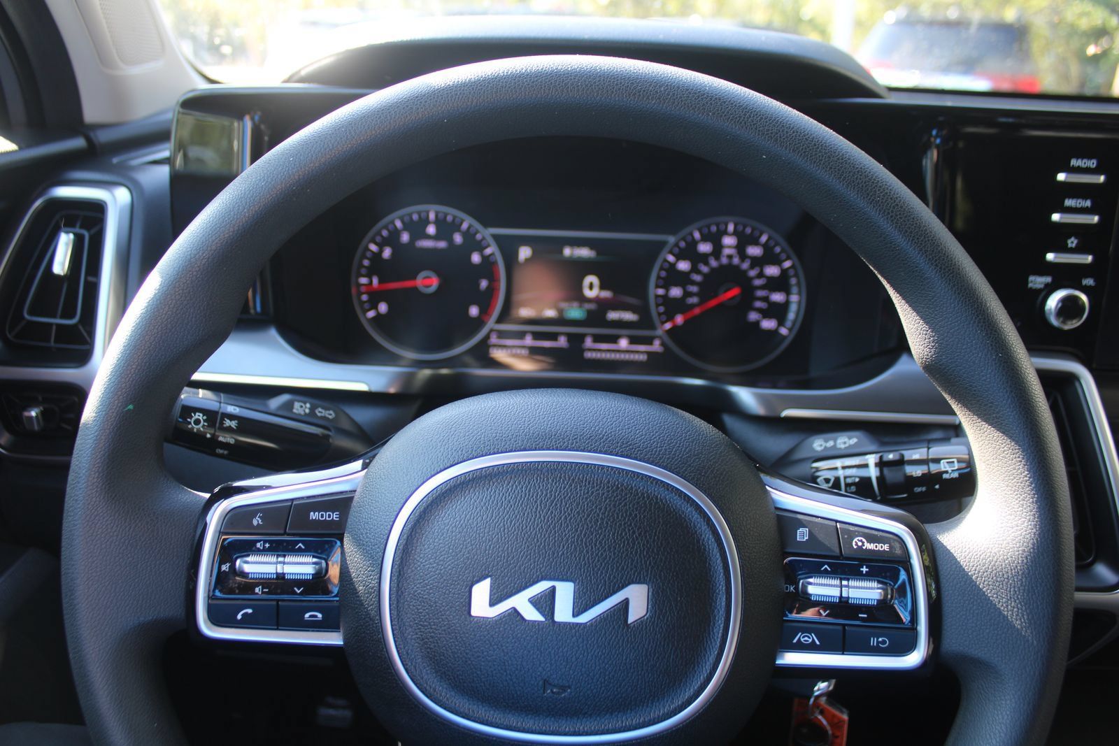Certified 2023 Kia Sorento LX FWD image 25