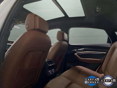 Used 2022 Audi e-tron Premium Plus w/ Premium Plus Package image 28