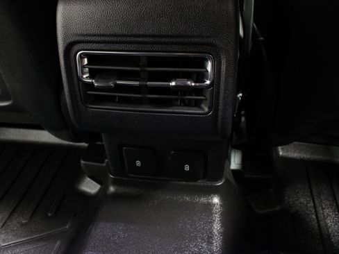 Used 2023 Lincoln Corsair Reserve image 16