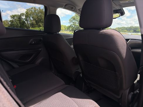 Used 2020 Chevrolet Trax LS w/ Tint and Cruise Package FWD image 17