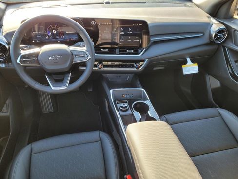 New 2026 Chevrolet Equinox LT w/ Convenience Package II image 11