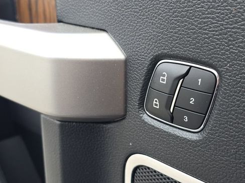 Used 2019 Ford F150 Lariat image 26