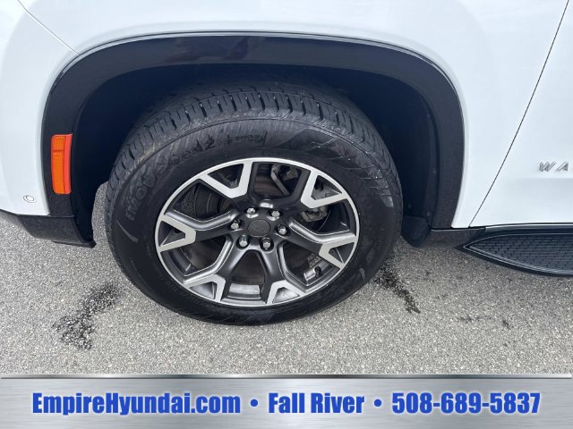 Used 2024 Jeep Wagoneer Series III AWD/4WD image 12