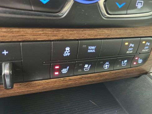 Used 2016 RAM 1500 Laramie w/ Convenience Group RWD image 21