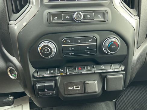 Used 2024 Chevrolet Silverado 2500 Custom w/ Custom Value Package image 16