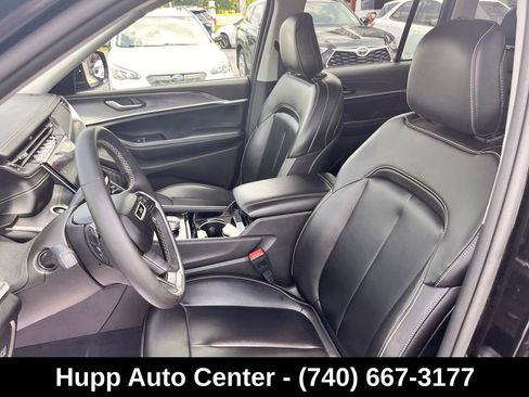 Used 2023 Jeep Grand Cherokee Limited AWD/4WD image 7