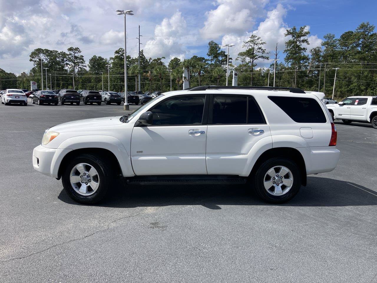 Used 2007 Toyota 4Runner SR5 RWD image 2