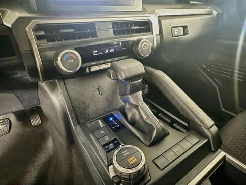 Used 2025 Toyota 4Runner SR5 AWD/4WD image 24