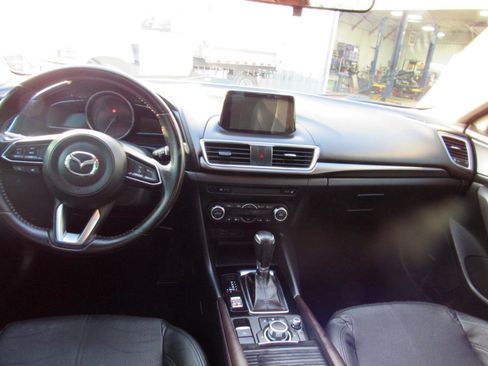 Used 2017 MAZDA MAZDA3 Grand Touring image 20