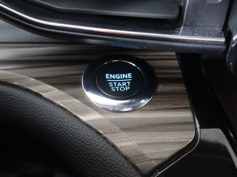 Used 2023 Ford Explorer Limited AWD/4WD image 43