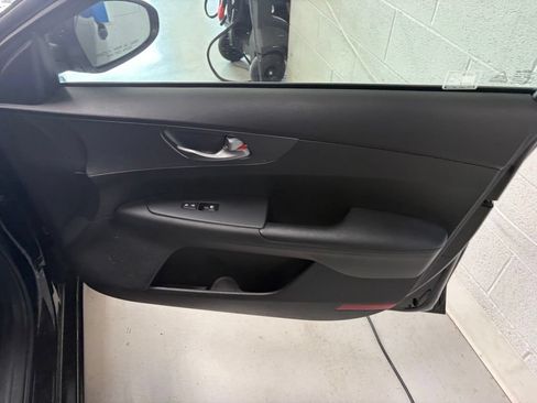 Used 2021 Kia Forte LXS FWD image 17