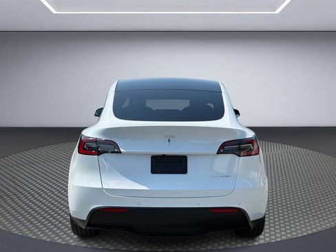 Used 2021 Tesla Model Y Long Range AWD/4WD image 6