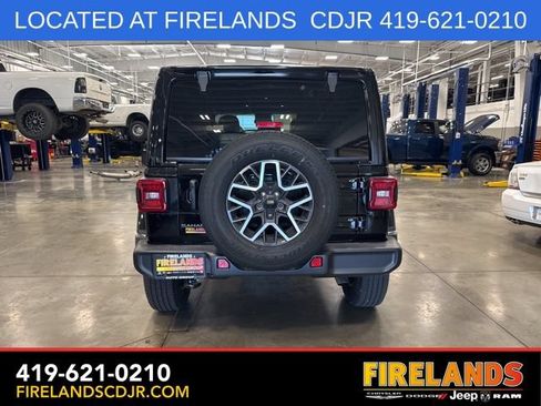 New 2025 Jeep Wrangler Unlimited Sahara AWD/4WD image 4