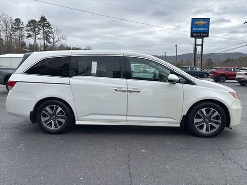 Used 2015 Honda Odyssey Touring Elite image 3