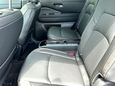 New 2026 Nissan Pathfinder SL w/ SL Premium Package FWD image 16