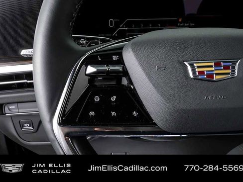 Used 2025 Cadillac Escalade Luxury image 10