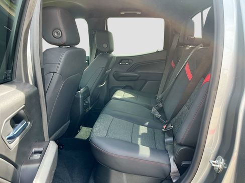 Used 2024 Chevrolet Colorado Z71 w/ Z71 Convenience Package 2 AWD/4WD image 25