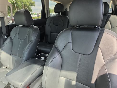 Certified 2023 Kia Telluride EX w/ EX Captain's Chair Package AWD/4WD image 23
