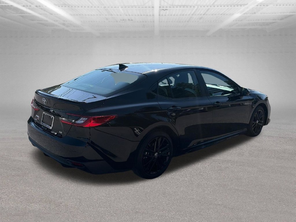 Used 2025 Toyota Camry SE FWD image 6