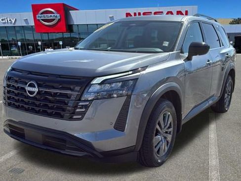 New 2026 Nissan Pathfinder SV image 7