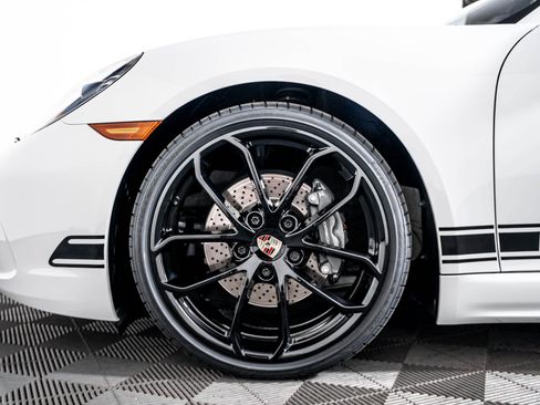 Certified 2024 Porsche 718 Cayman RWD image 12