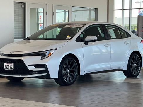 Certified 2026 Toyota Corolla SE w/ SE Package FWD image 8
