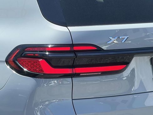 Used 2024 BMW X7 xDrive40i w/ Executive Package AWD/4WD image 10