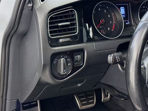 Used 2019 Volkswagen GTI SE FWD image 17