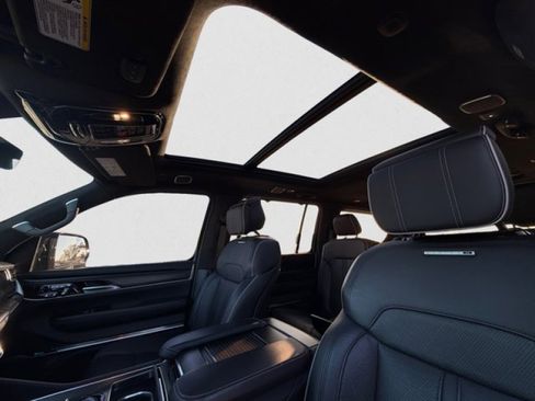 Used 2024 Jeep Grand Wagoneer Series II w/ Quick Order Packagew 28T image 12