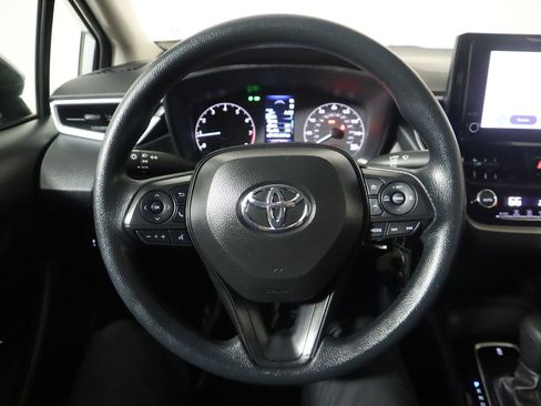 Used 2025 Toyota Corolla LE image 33