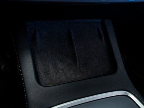 Used 2022 Tesla Model Y Long Range image 44