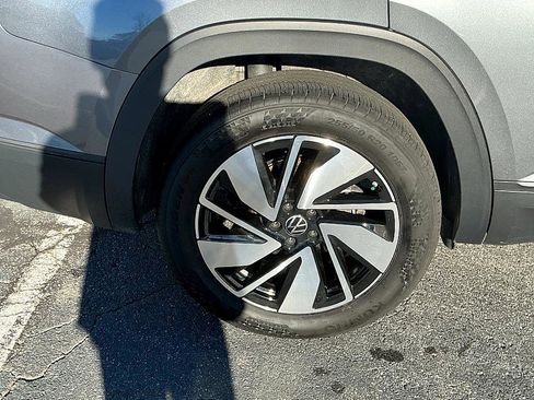 Used 2024 Volkswagen Atlas SE image 9
