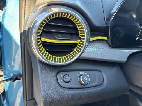 New 2026 Chevrolet Trax LT image 16