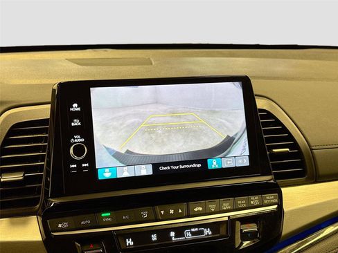 Used 2025 Honda Odyssey Touring image 14