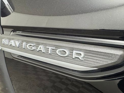 Certified 2022 Lincoln Navigator Reserve image 11