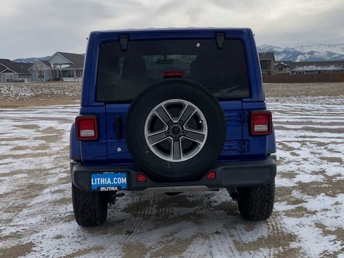 Used 2018 Jeep Wrangler Unlimited Sahara image 7