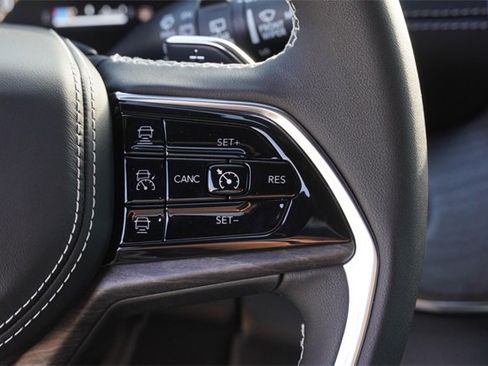 New 2025 Jeep Grand Cherokee L Overland w/ Luxury Tech Group IV image 28