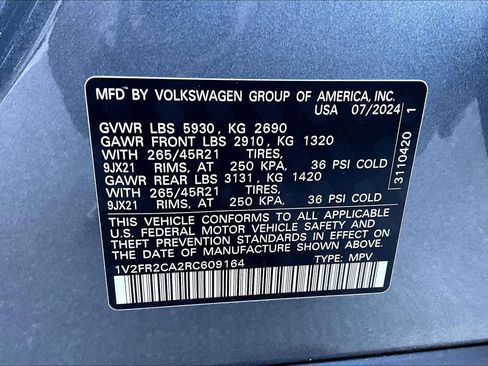 Used 2024 Volkswagen Atlas SEL Premium R-Line image 35