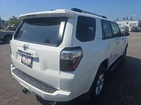 Used 2022 Toyota 4Runner SR5 Premium w/ Moonroof Package AWD/4WD image 5