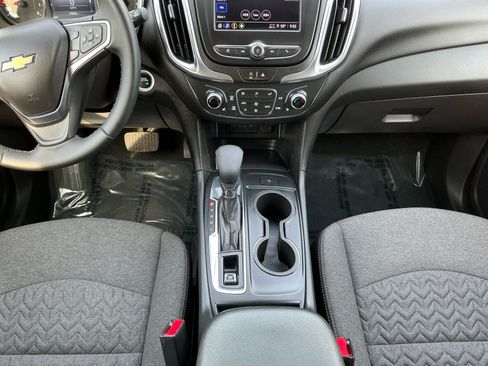 Used 2024 Chevrolet Equinox LT image 11