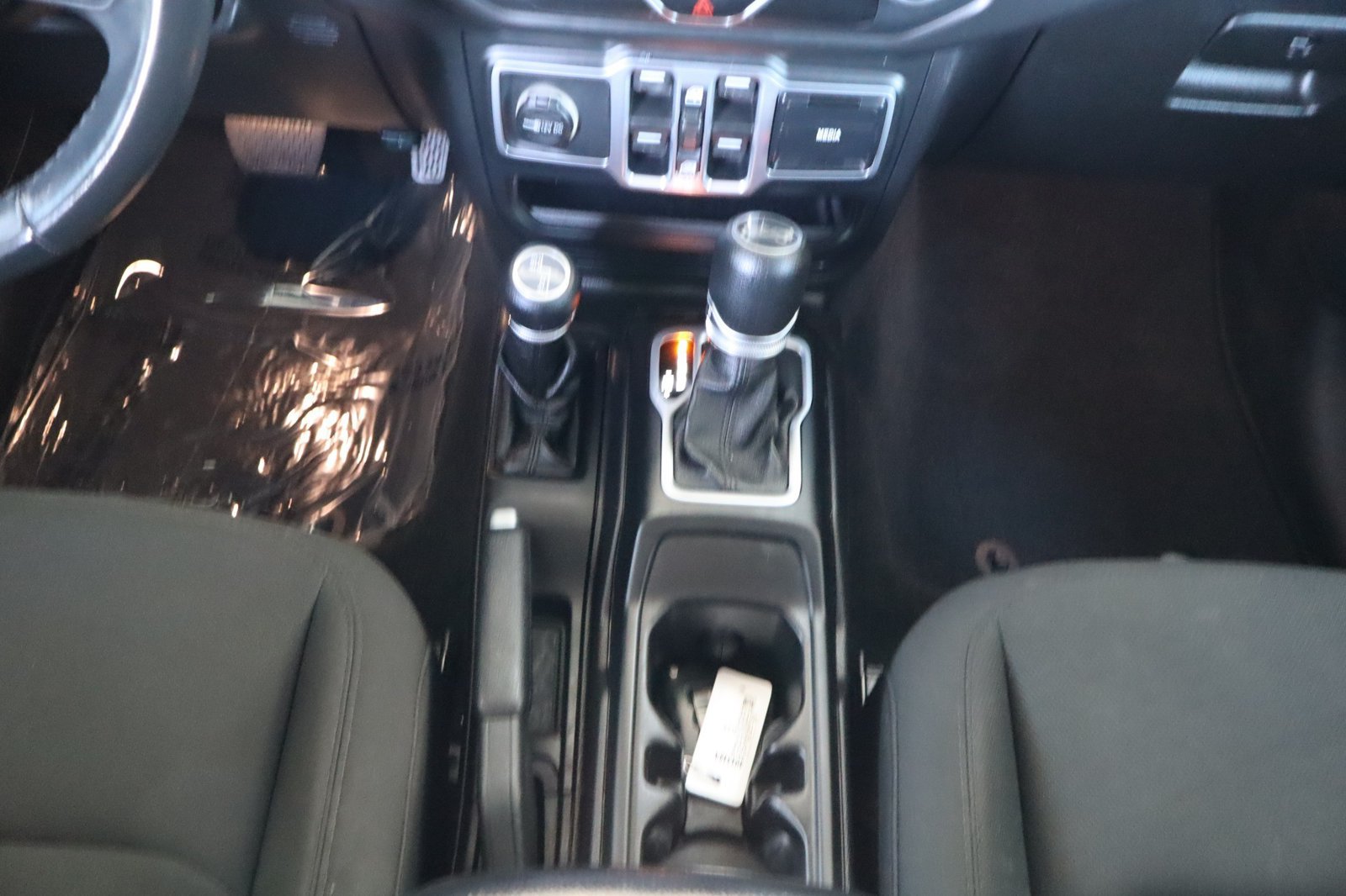 Used 2018 Jeep Wrangler Unlimited Sport S AWD/4WD image 69