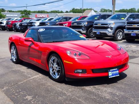 Used 2005 Chevrolet Corvette Coupe w/ Preferred Equipment Group RWD image 7