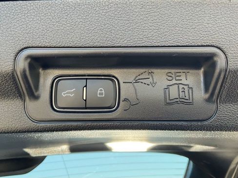 Used 2021 Ford Explorer Limited w/ Equipment Group 301A image 20