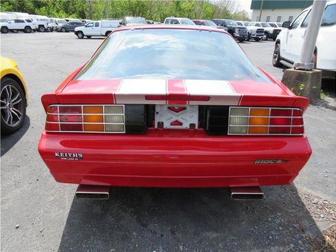 Used 1990 Chevrolet Camaro IROC-Z RWD image 17