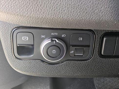 Used 2023 Mercedes-Benz Sprinter 2500 image 14