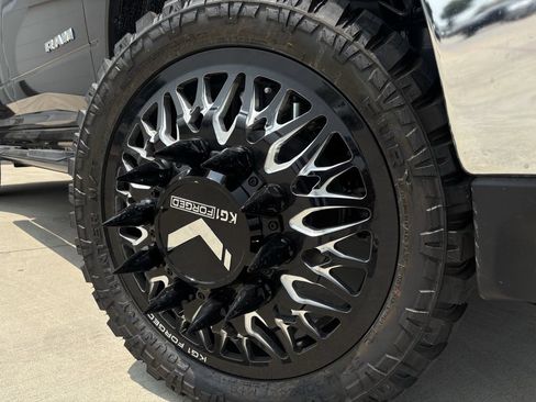 New 2026 RAM 3500 Laramie AWD/4WD image 10