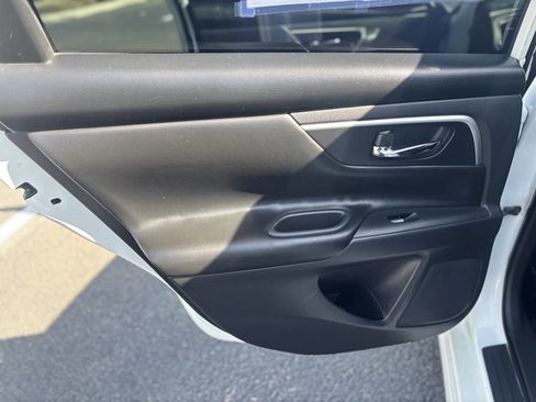 Used 2017 Nissan Altima 2.5 SR FWD image 19