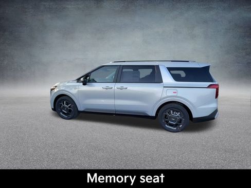 New 2026 Kia Carnival EX image 16