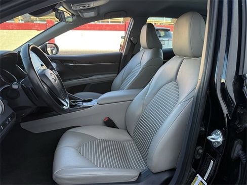 Used 2023 Toyota Camry SE image 24